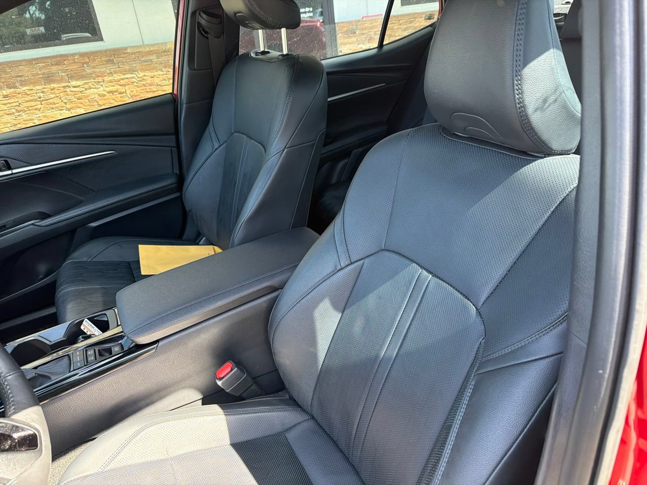 Used 2025 Toyota Camry XSE w/ Premium Plus Package AWD/4WD image 3