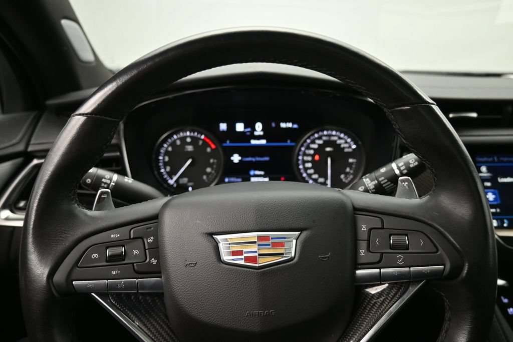 Used 2024 Cadillac XT6 Sport w/ LPO, ONYX Package AWD/4WD image 14