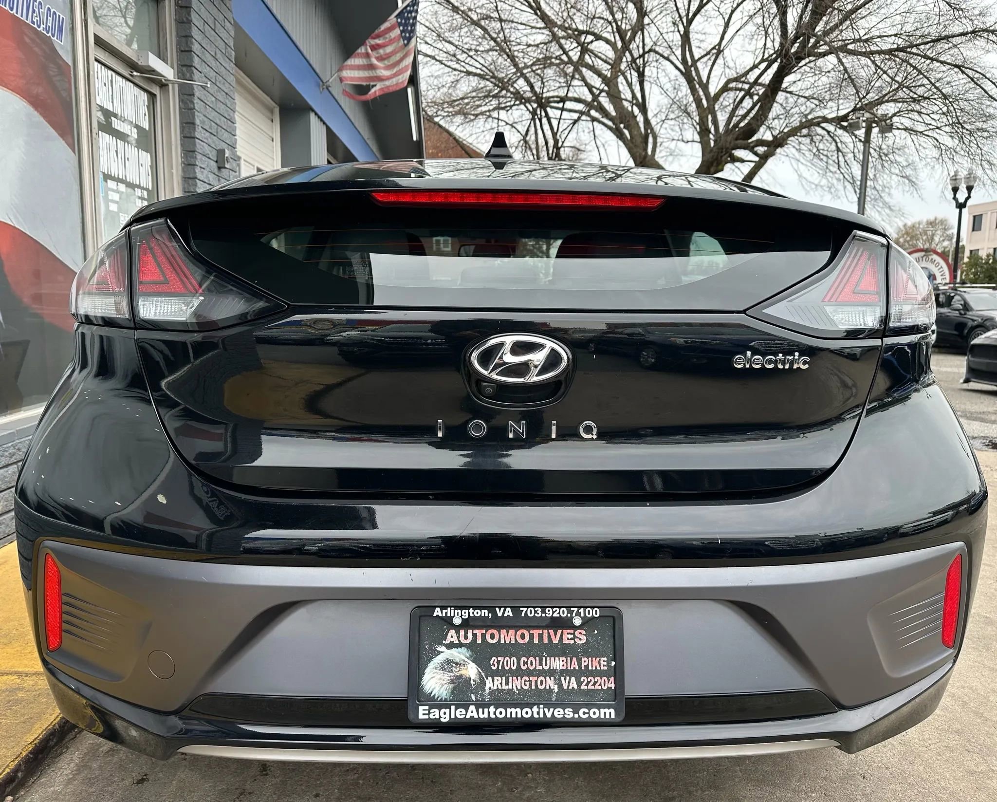 Used 2020 Hyundai Ioniq SE image 4