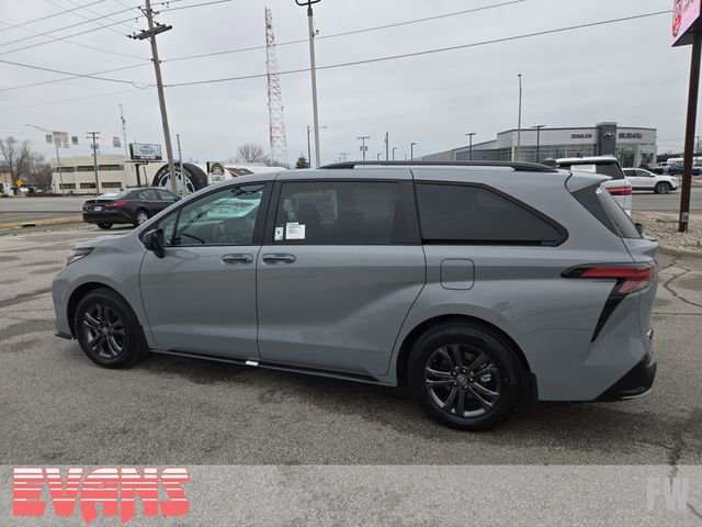 New 2026 Toyota Sienna XSE image 28