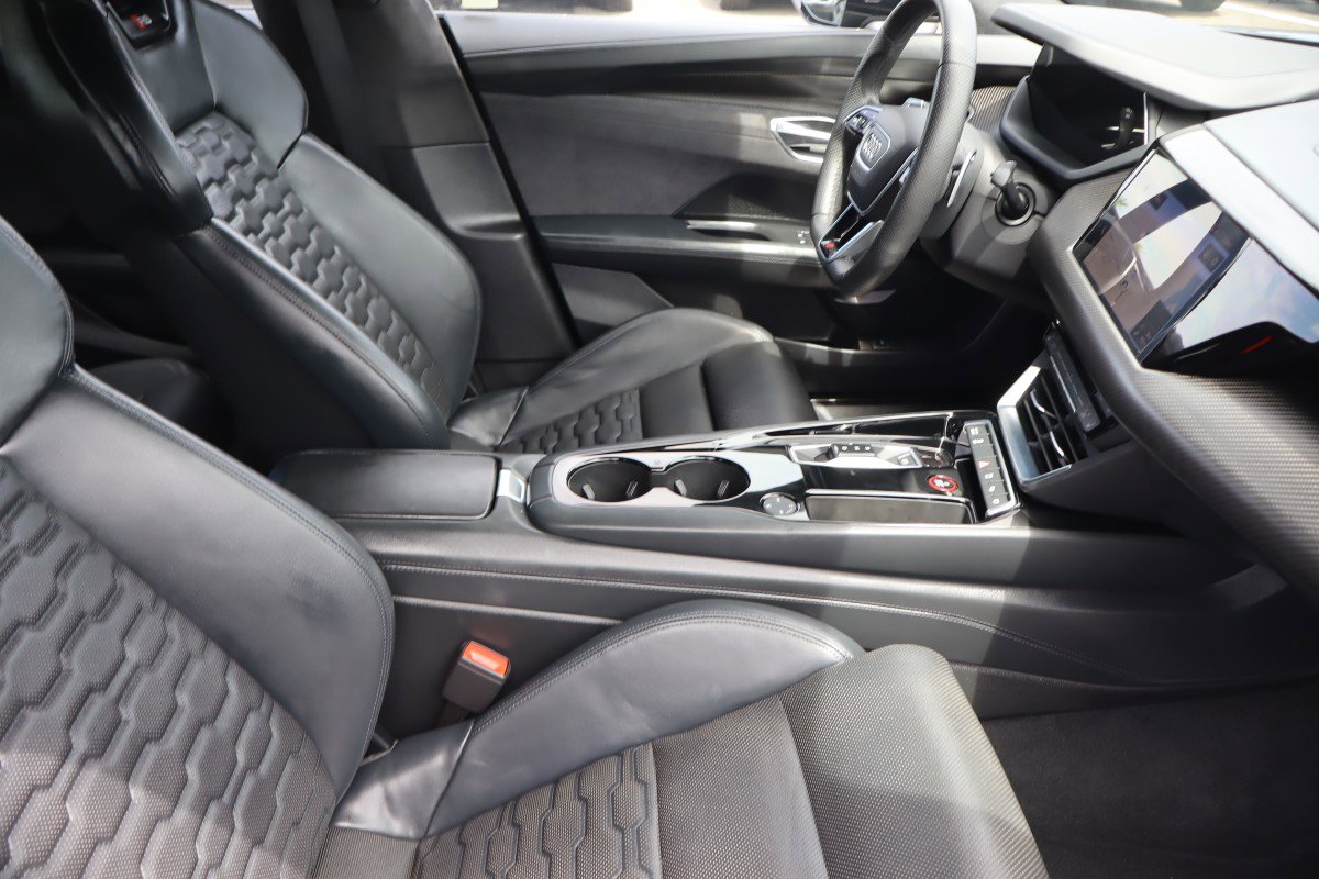 Used 2023 Audi RS e-tron GT w/ Carbon Performance Package AWD/4WD image 16