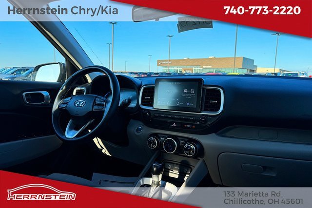 Used 2024 Hyundai Venue SEL image 27