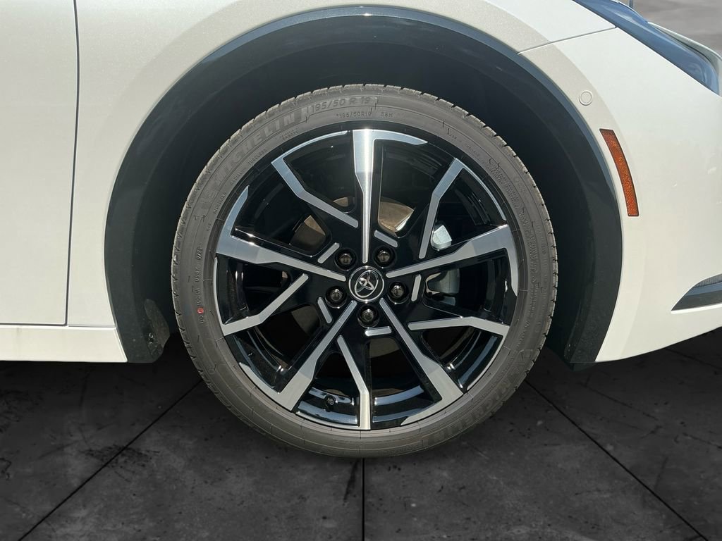 New 2025 Toyota Prius Plug-In Hybrid image 14