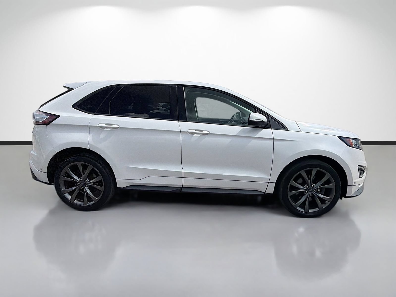 Used 2016 Ford Edge Sport w/ Equipment Group 401A AWD/4WD image 2