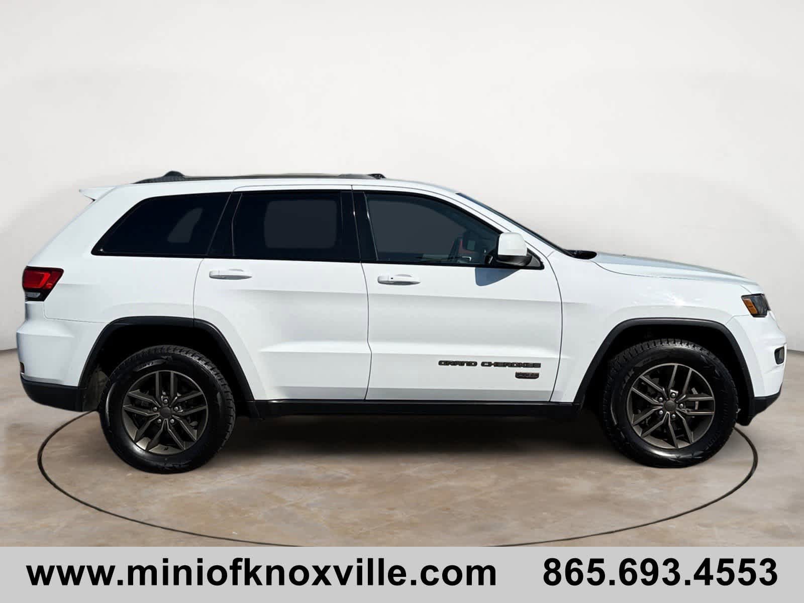 Used 2016 Jeep Grand Cherokee Laredo 75th Anniversary AWD/4WD image 2