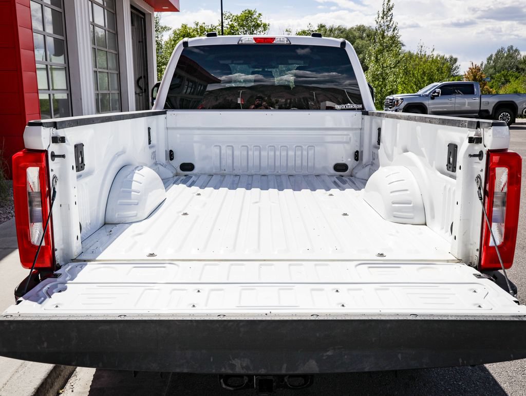 Used 2023 Ford F350 XLT w/ FX4 Off-Road Package AWD/4WD image 5
