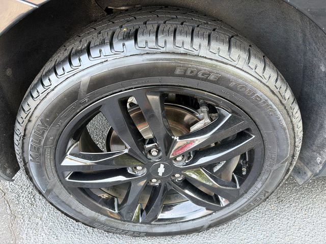 Used 2020 Chevrolet Equinox LT w/ Midnight Edition FWD image 17