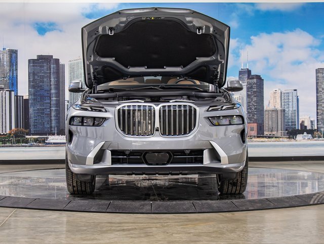Certified 2025 BMW X7 xDrive40i image 4