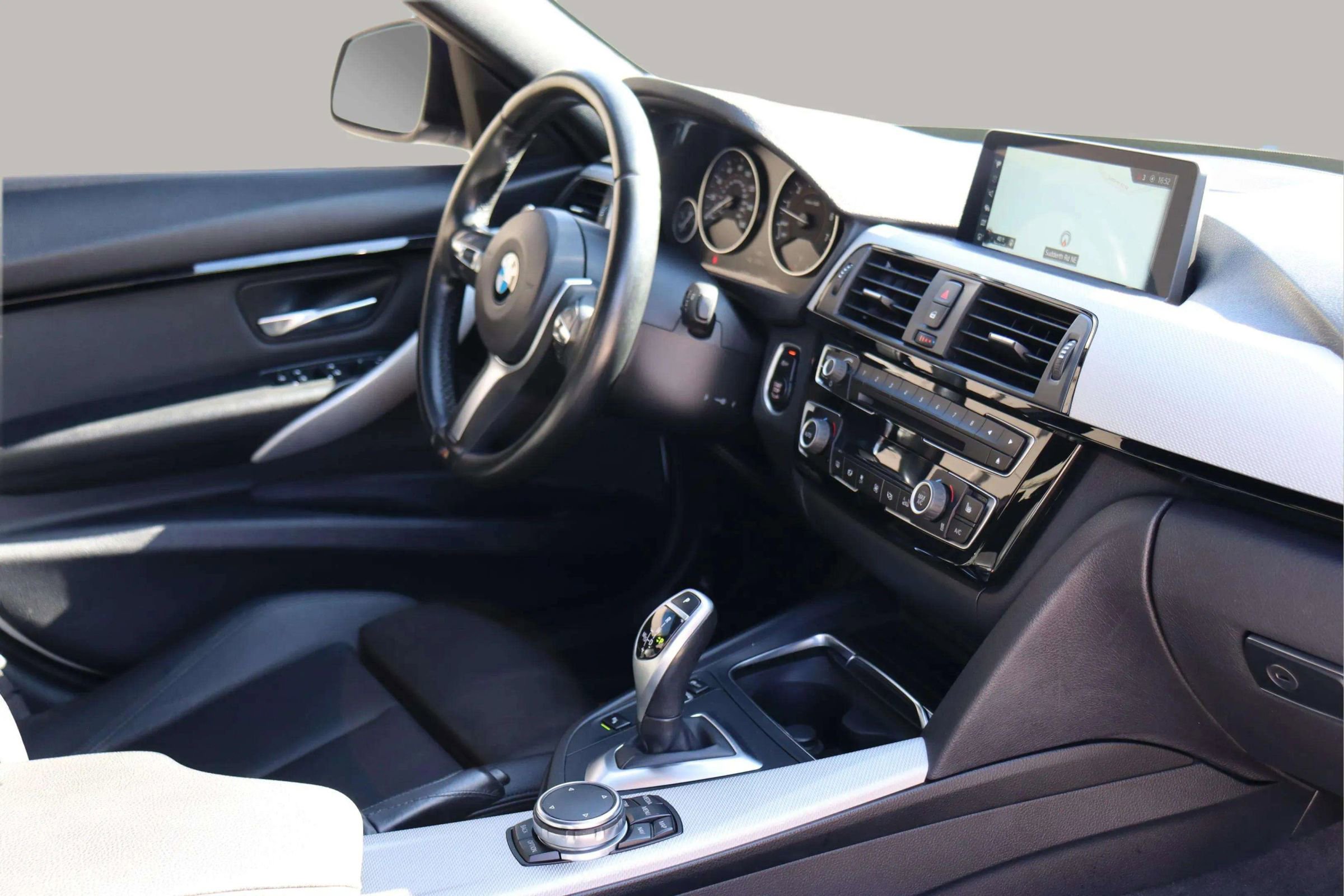 Used 2017 BMW 330i xDrive Sedan image 35