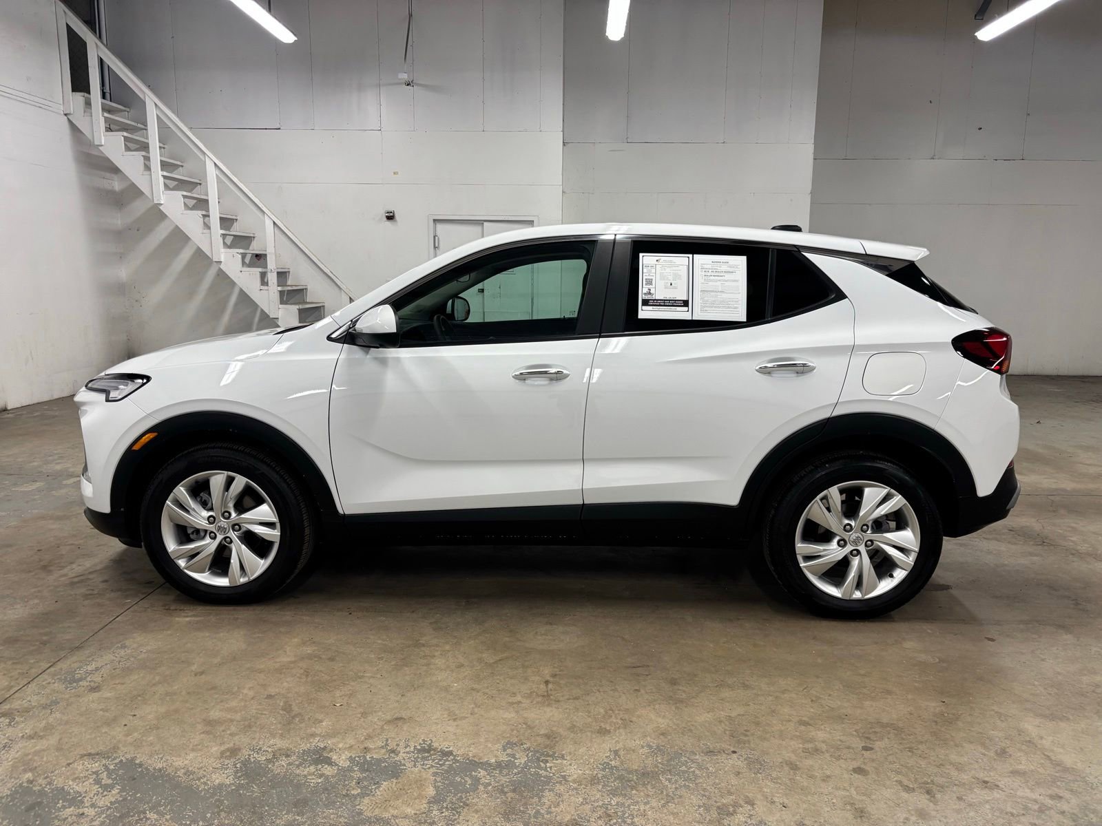 Used 2025 Buick Encore GX Preferred w/ Advanced Technology Package FWD image 4