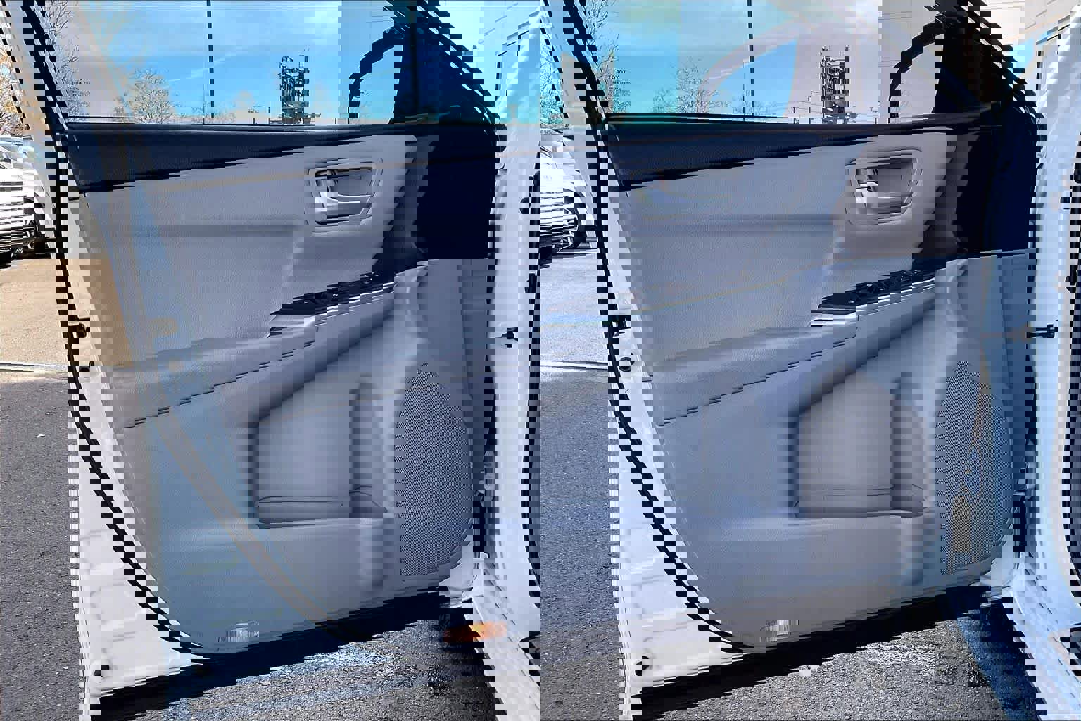 Used 2016 Toyota Camry LE image 21