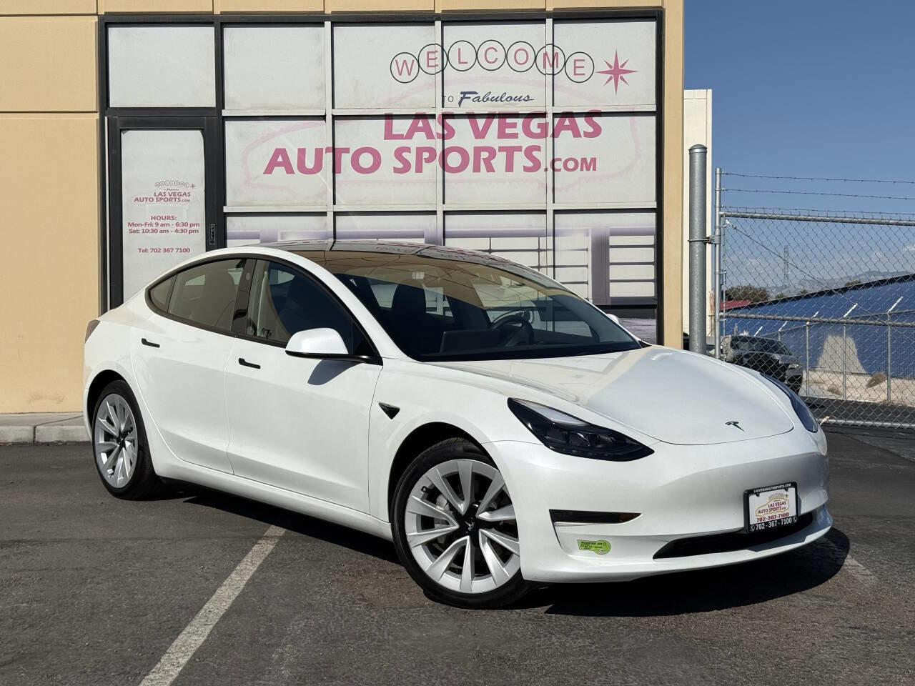 Used 2023 Tesla Model 3 Standard Range image 2