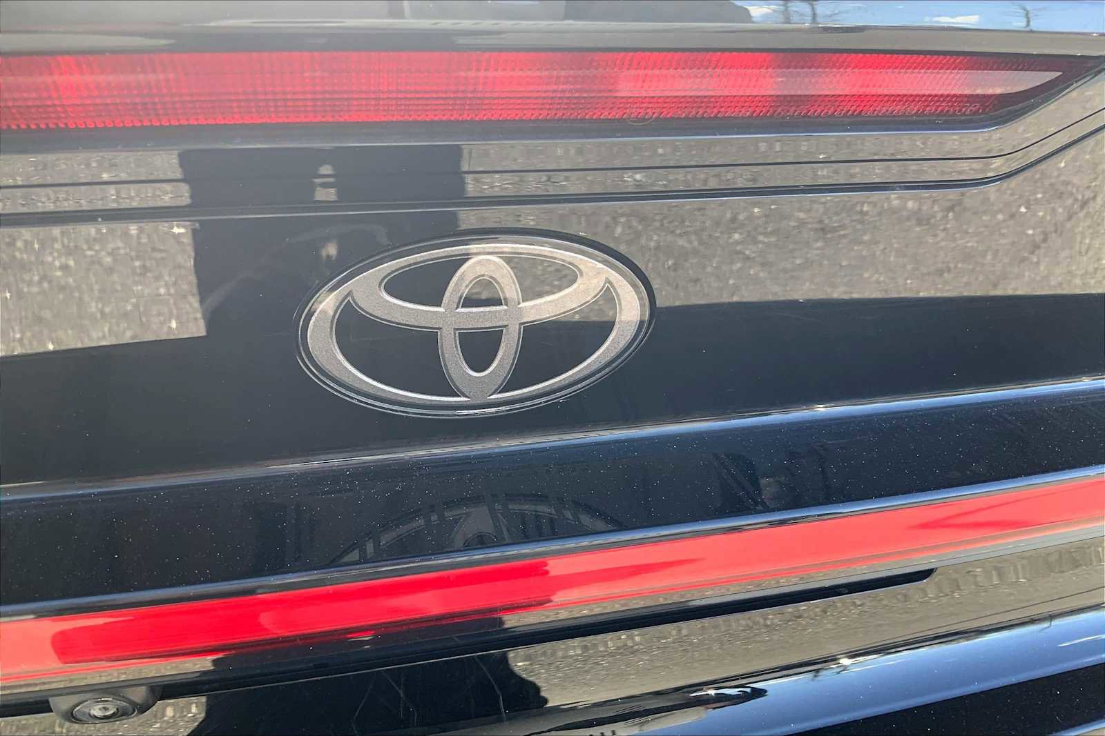Used 2023 Toyota Prius LE AWD/4WD image 32