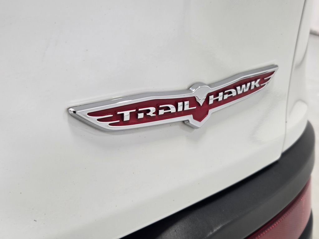 Used 2016 Jeep Cherokee Trailhawk w/ Cold Weather Group image 27