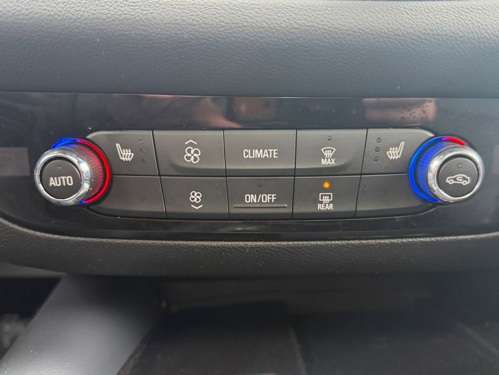 Used 2023 Buick Enclave Essence w/ Experience Buick Package image 34