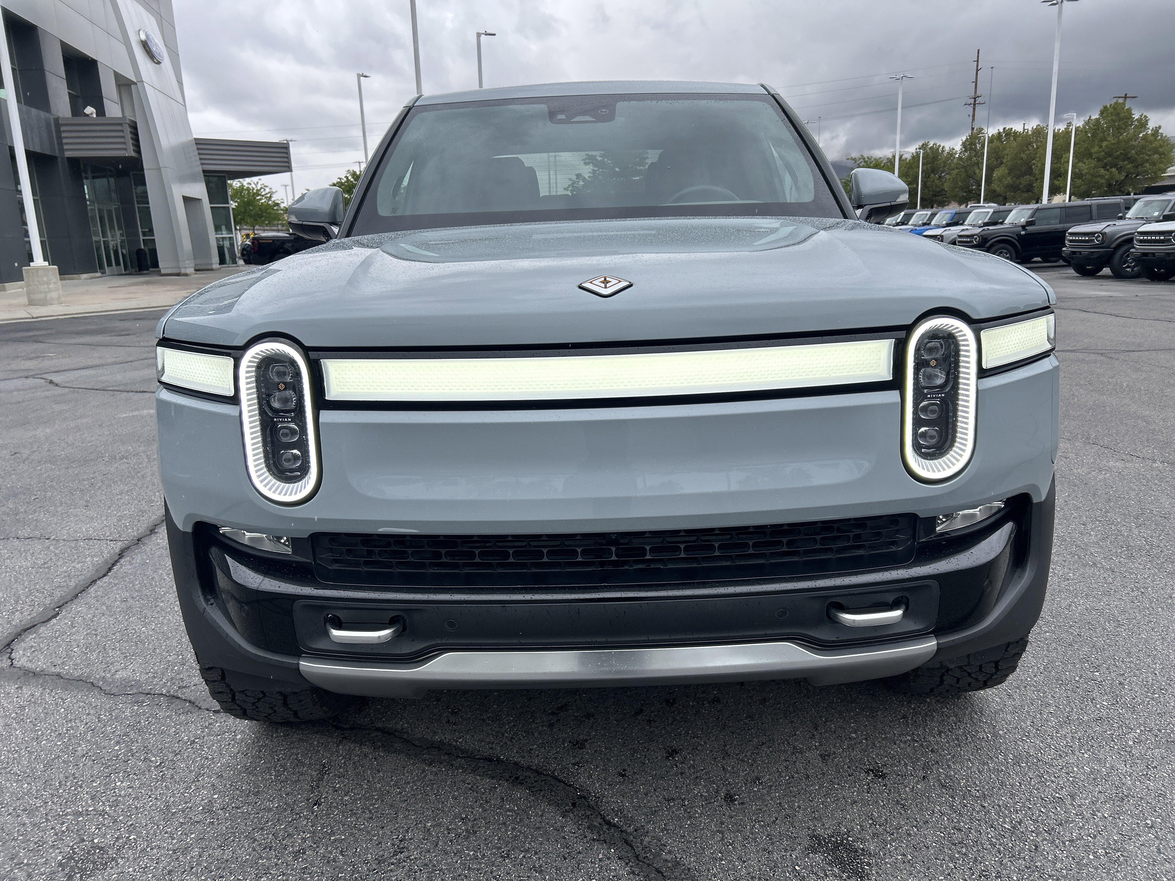 Used 2023 Rivian R1T Adventure AWD/4WD image 9
