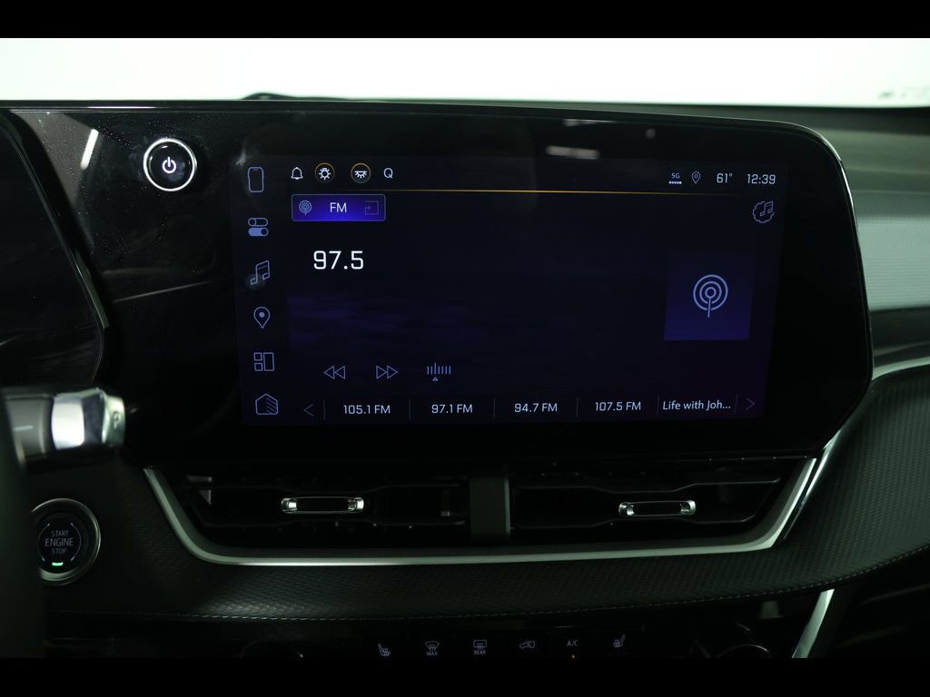 Used 2025 Chevrolet Equinox LT FWD image 25