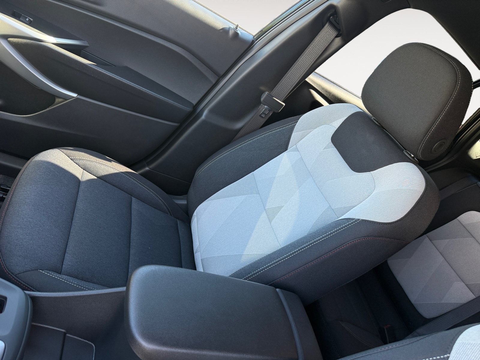 New 2026 Chevrolet Trax RS FWD image 15