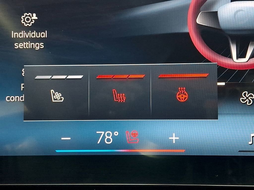 Used 2025 BMW X7 xDrive40i w/ M Sport Package image 27