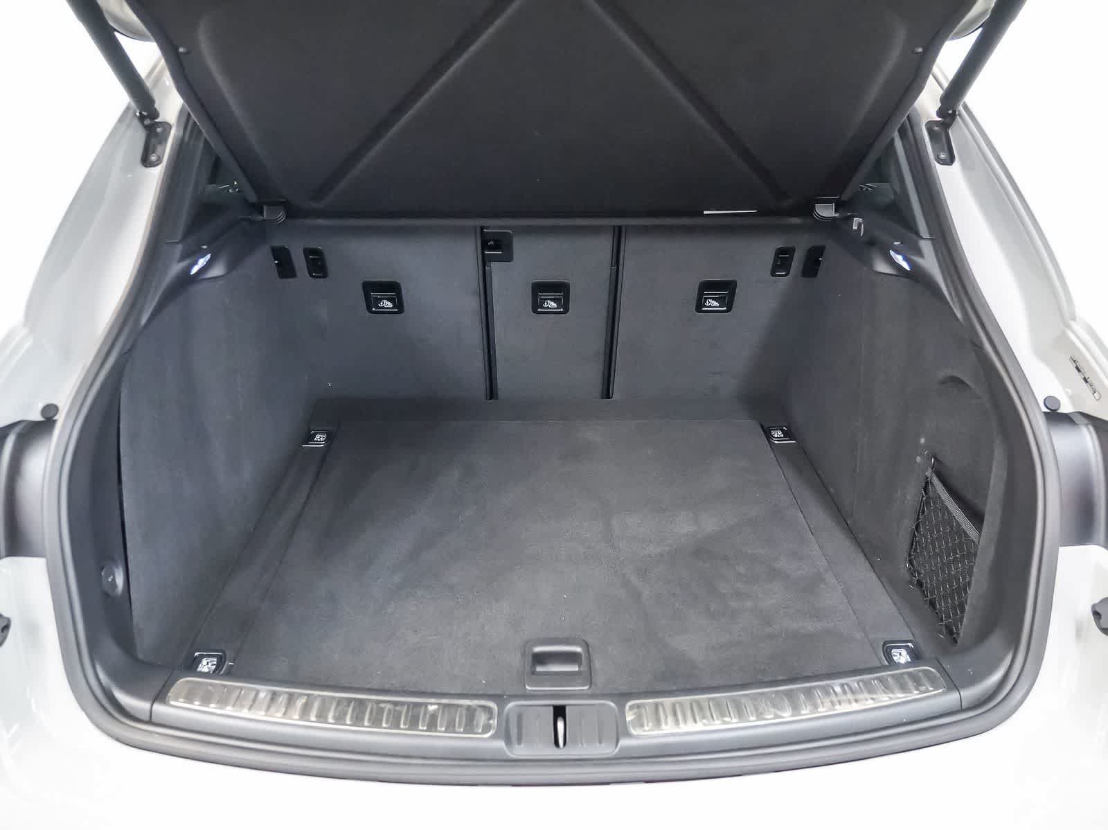 Certified 2024 Porsche Macan S AWD/4WD image 31