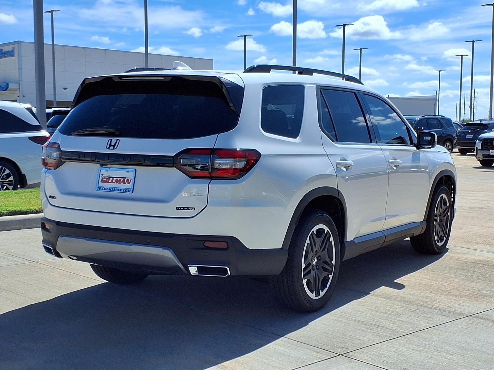 New 2026 Honda Pilot Touring image 4