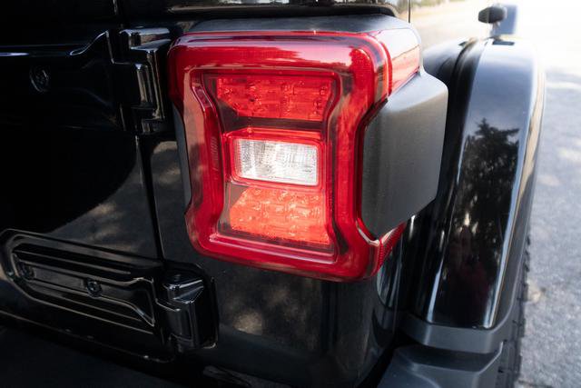 Used 2018 Jeep Wrangler Unlimited Rubicon w/ Dual Top Group image 37