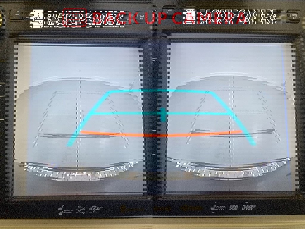 Used 2018 Toyota Highlander XLE image 26