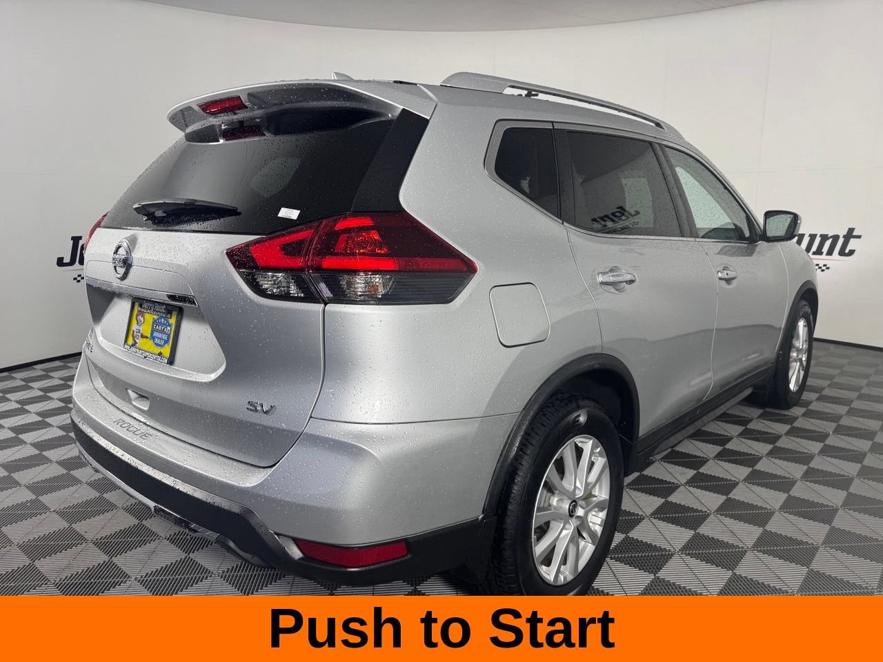 Used 2018 Nissan Rogue SV FWD image 8
