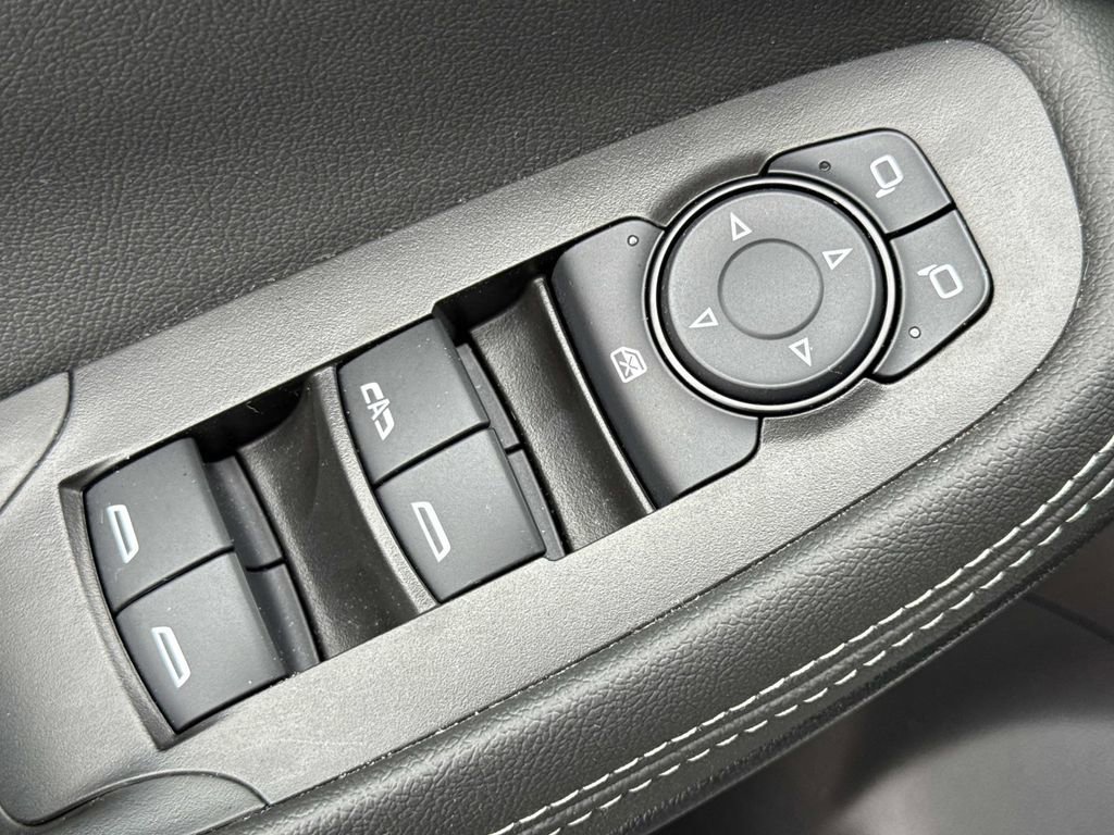 Used 2023 Buick Encore GX Select w/ Safety Package II AWD/4WD image 16