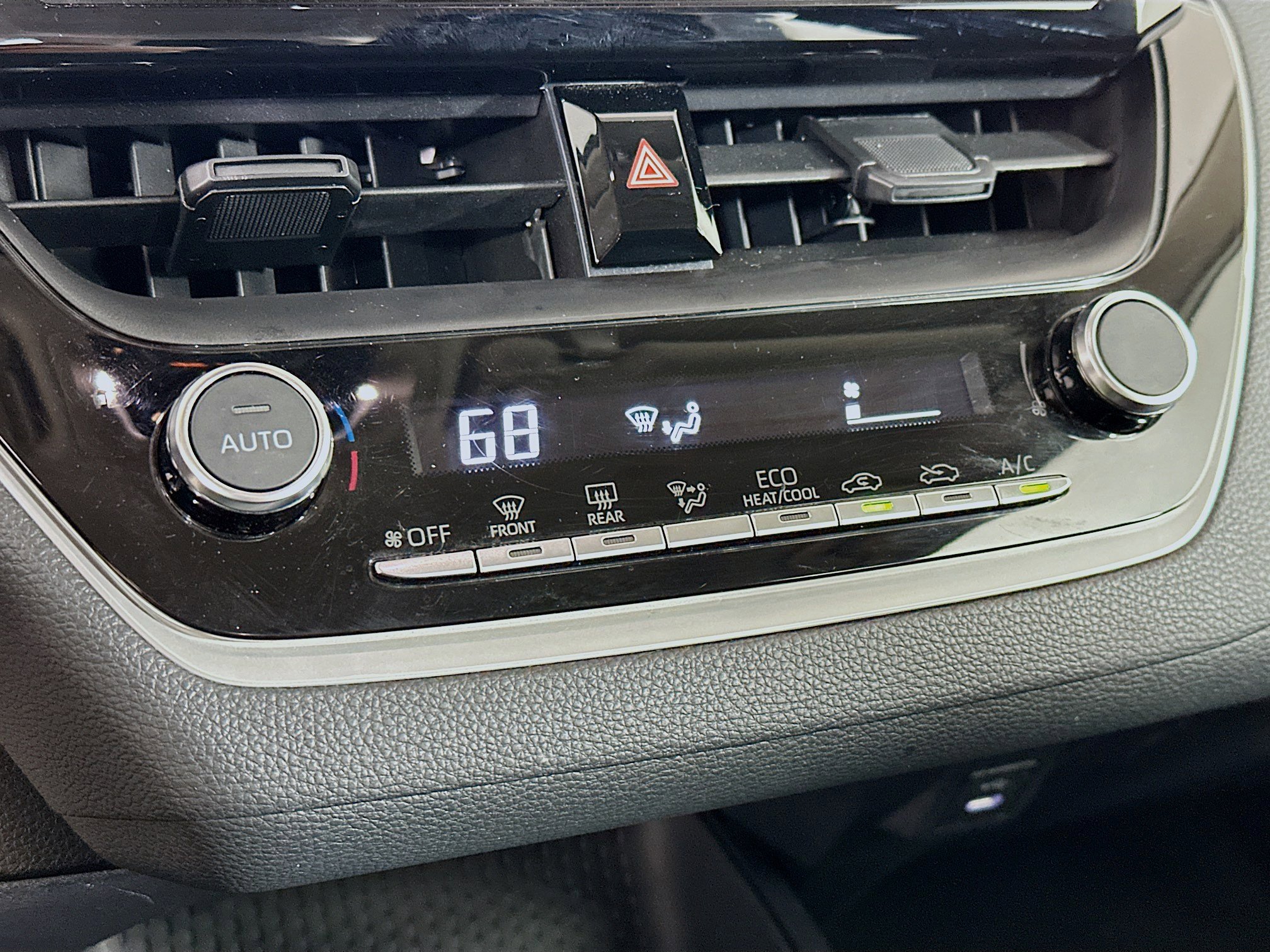 Used 2025 Toyota Corolla LE image 23