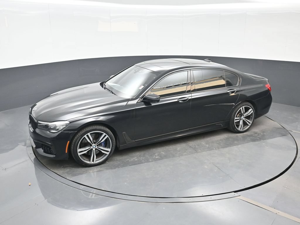 Used 2019 BMW 740i w/ M Sport Package RWD image 17