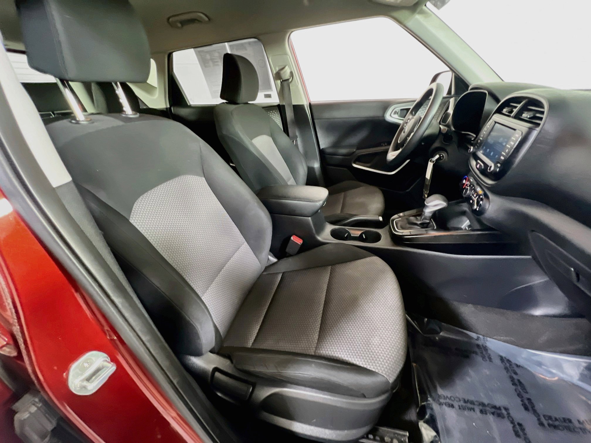 Used 2020 Kia Soul LX FWD image 25