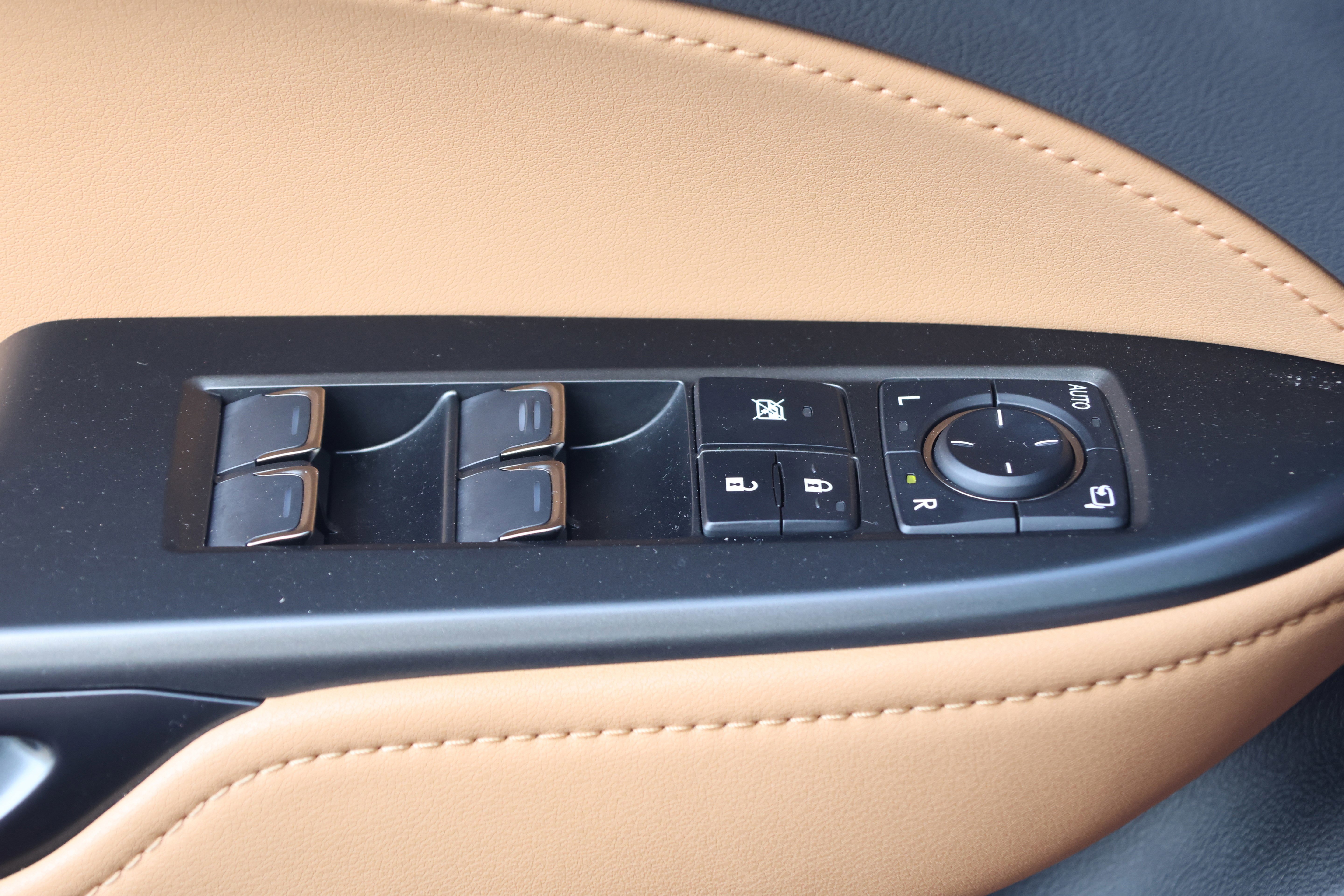 Certified 2025 Lexus NX 250 250 Premium w/ Towing Package (2000 Lbs) image 14