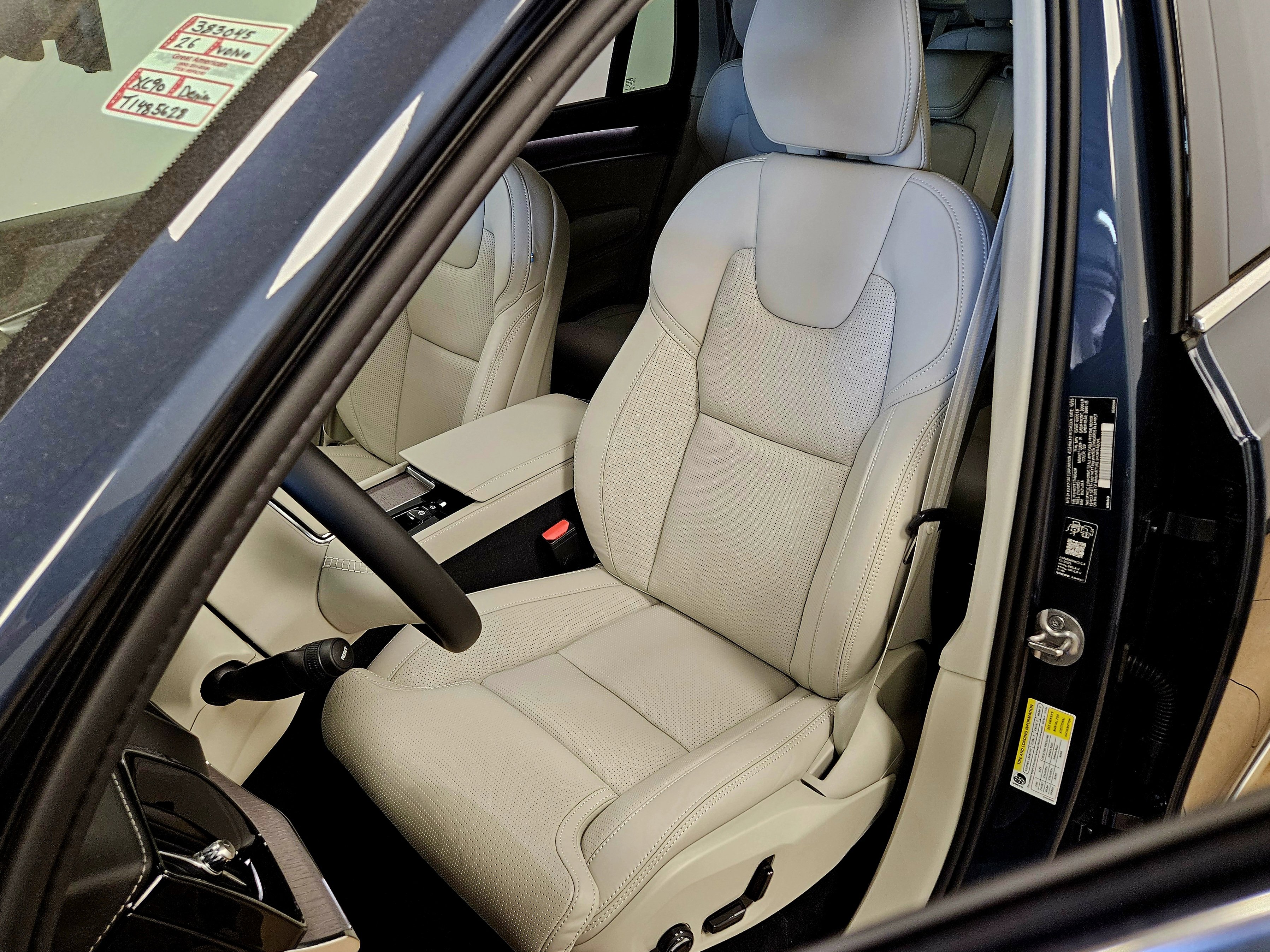 New 2026 Volvo XC90 T8 Ultra w/ Protection Package Premier image 43