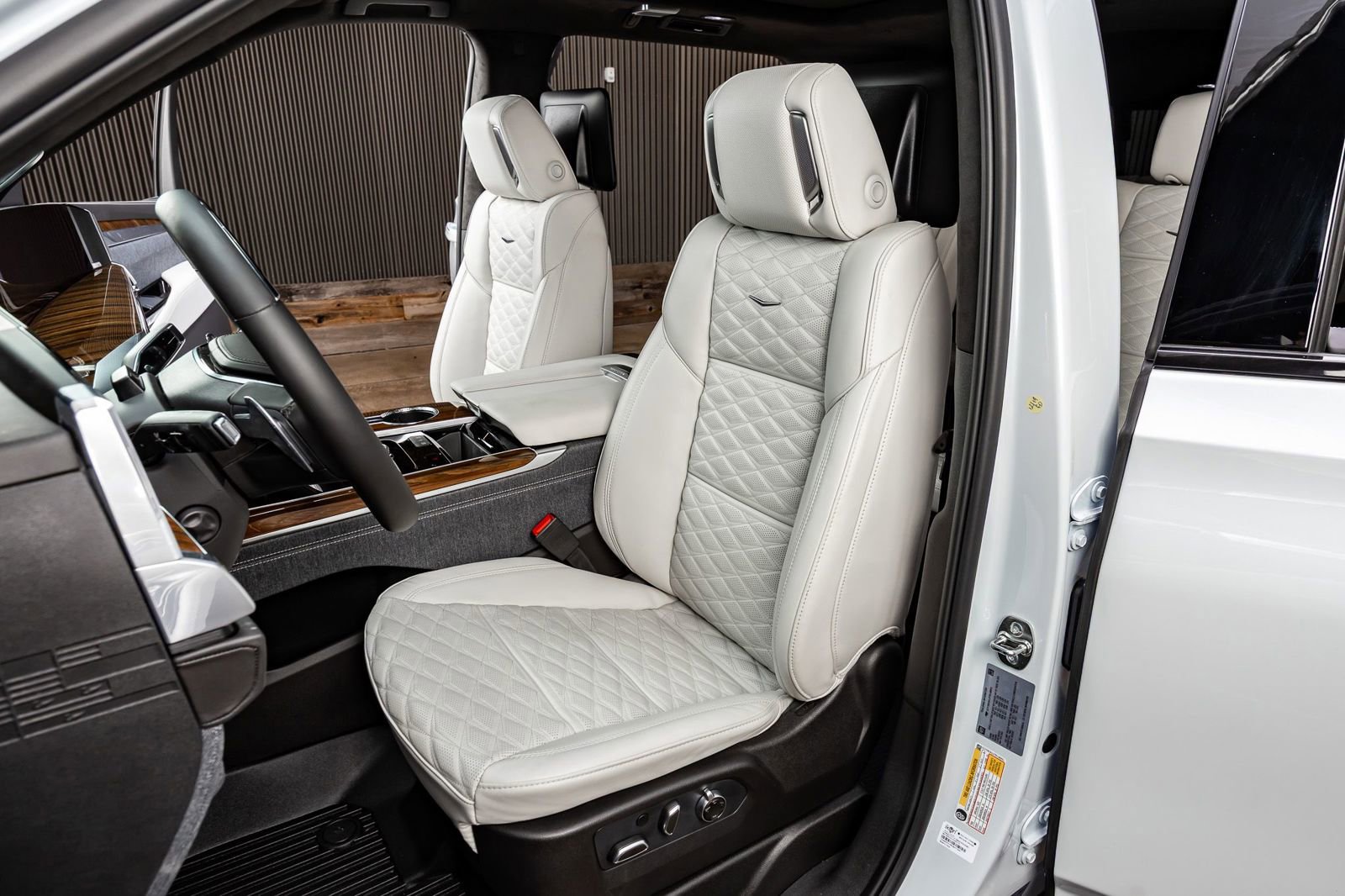 Used 2026 Cadillac Escalade Platinum Sport w/ LPO, Floor Liner Package image 30