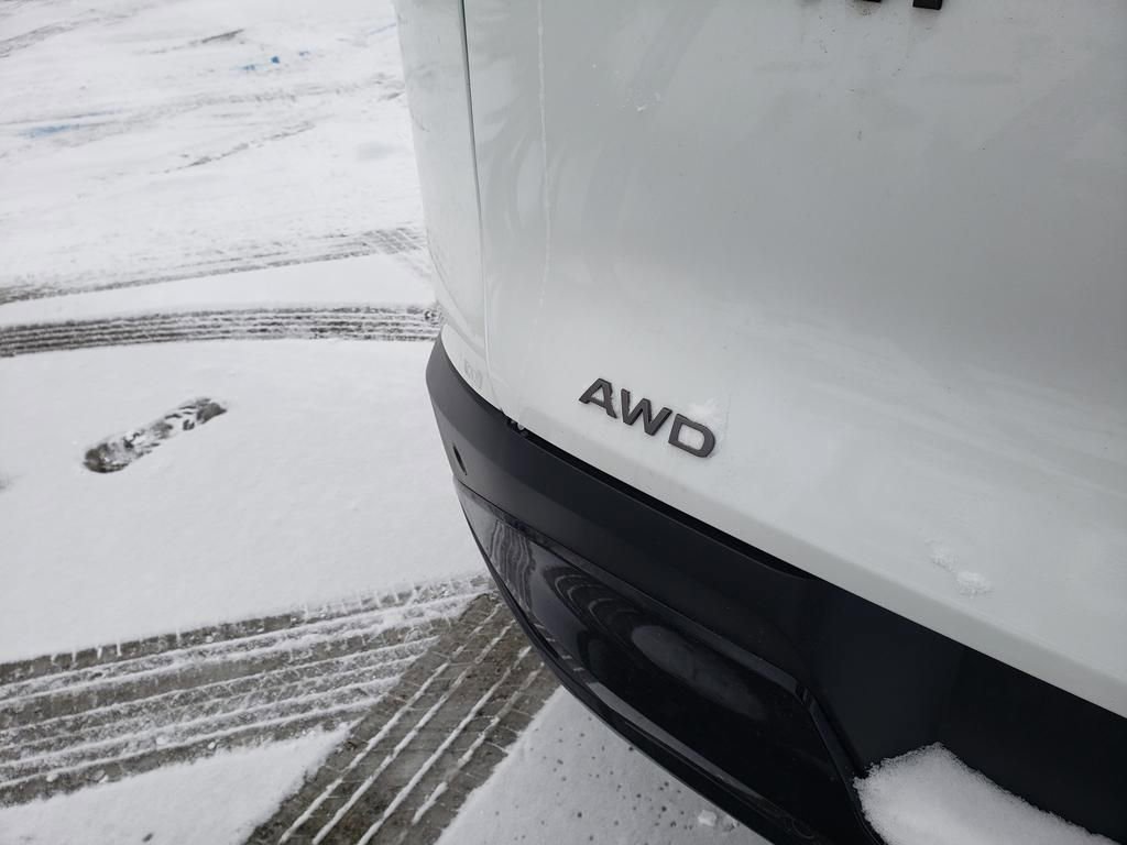 Certified 2025 Nissan Murano SV AWD/4WD image 12