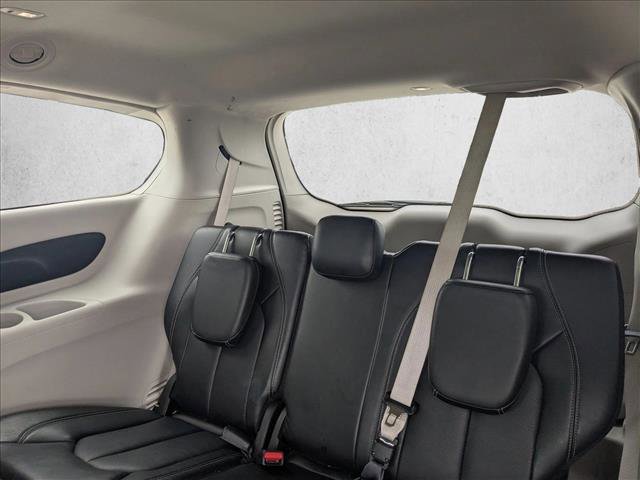 Used 2024 Chrysler Pacifica Touring-L FWD image 16