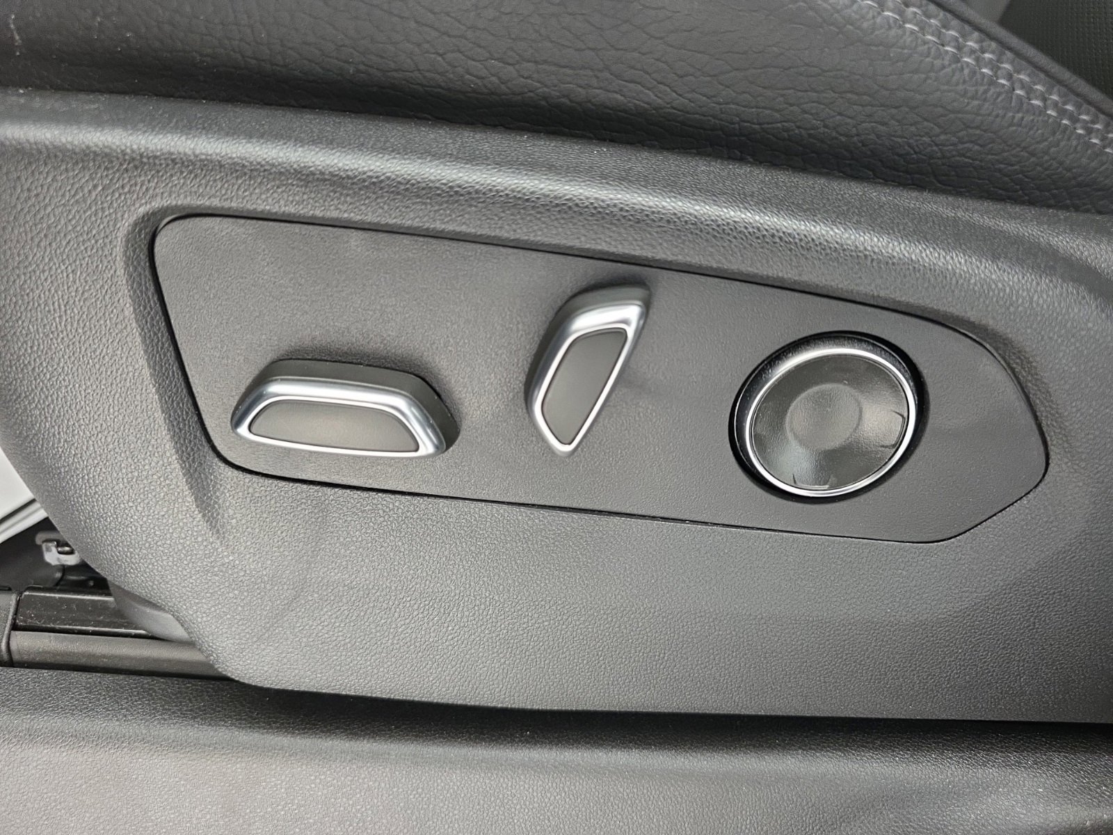 Used 2025 GMC Sierra 1500 Denali image 42