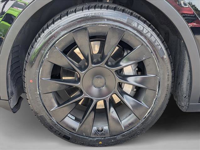 Used 2021 Tesla Model Y Long Range AWD/4WD image 22