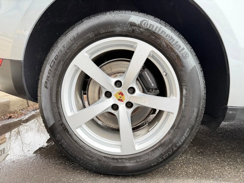 Used 2021 Porsche Macan AWD/4WD image 28