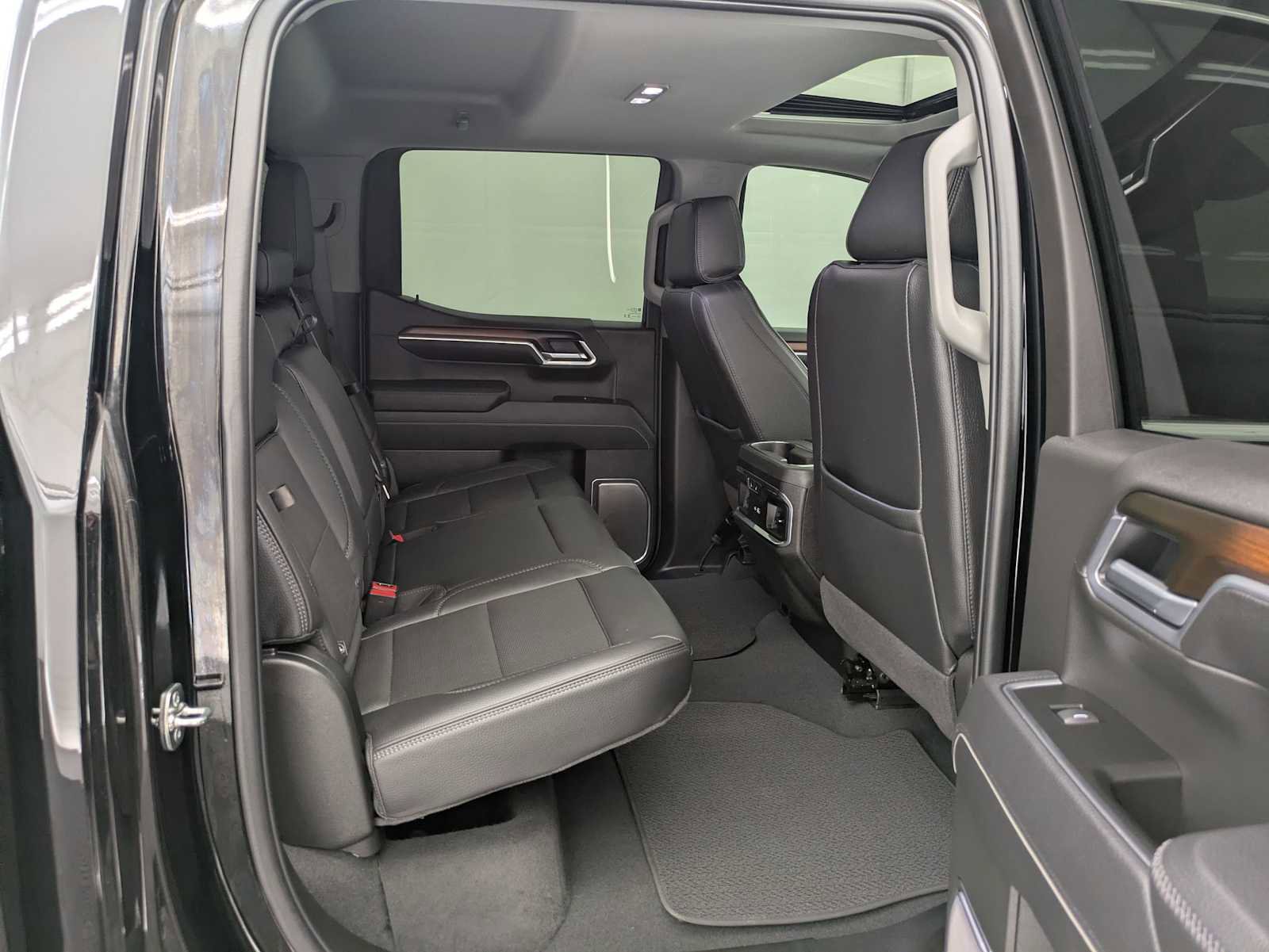 Used 2025 GMC Sierra 1500 Denali w/ Technology Package AWD/4WD image 20