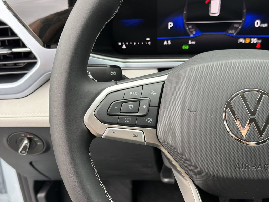 New 2026 Volkswagen Taos SE image 24