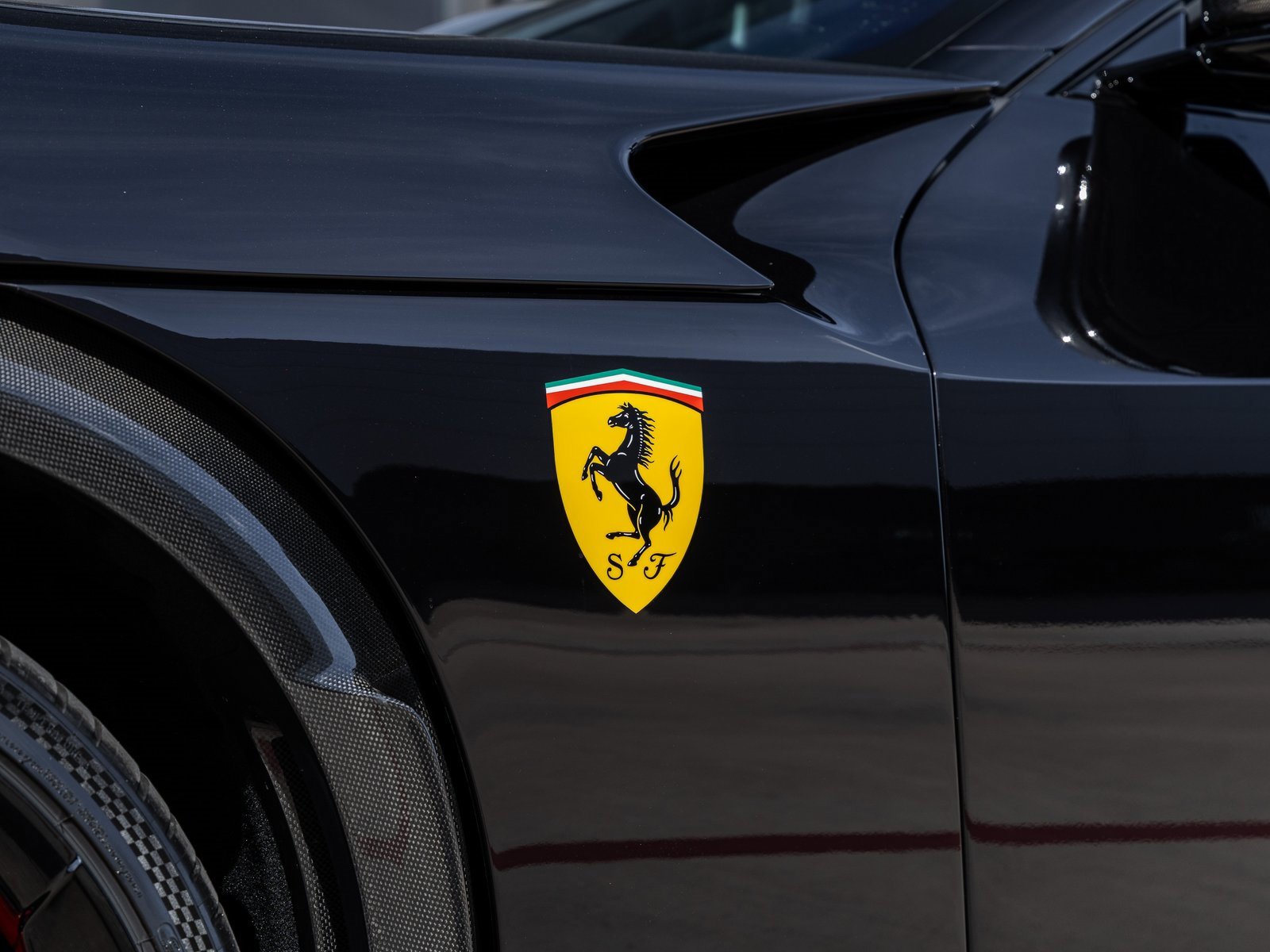 Used 2025 Ferrari Purosangue image 17