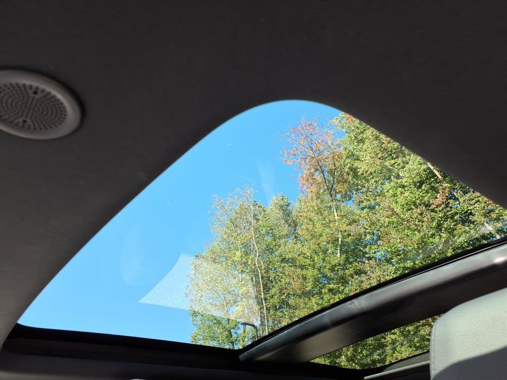 Used 2026 Land Rover Range Rover Evoque S image 18