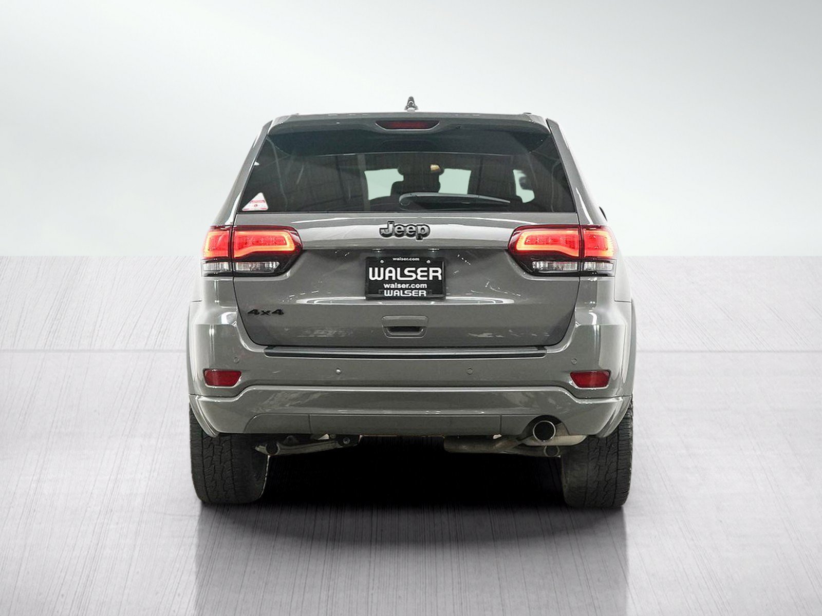Used 2022 Jeep Grand Cherokee Laredo X AWD/4WD image 4
