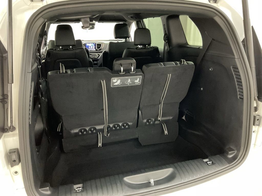 Used 2020 Chrysler Pacifica Touring-L w/ Advanced Safetytec Group AWD/4WD image 24