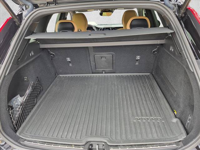 Used 2019 Volvo XC60 T5 Inscription w/ Protection Package Premier FWD image 6