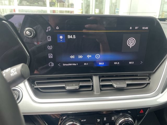 Used 2025 Chevrolet Trax LT w/ LT Convenience Package FWD image 22