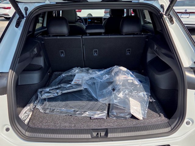 New 2026 Volkswagen Tiguan SE R-Line AWD/4WD image 13