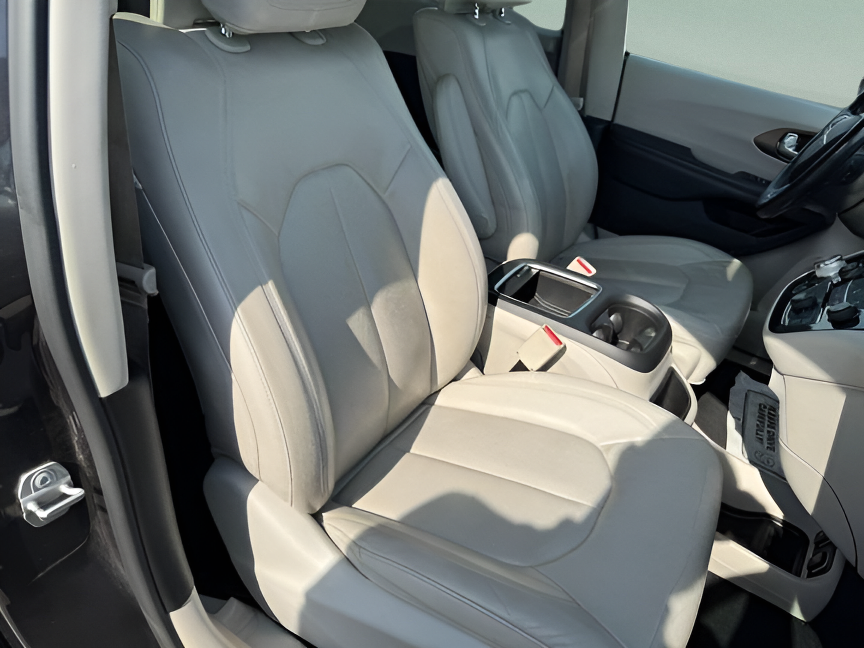 Used 2018 Chrysler Pacifica Touring-L Plus FWD image 20